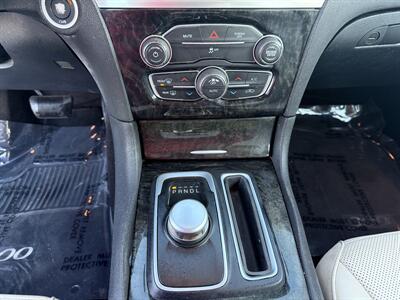 2017 Chrysler 300C   - Photo 16 - Cahokia, IL 62206