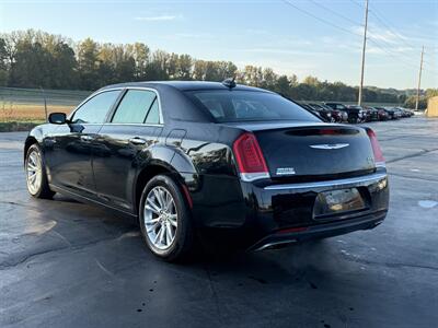 2017 Chrysler 300C   - Photo 6 - Cahokia, IL 62206