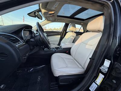 2017 Chrysler 300C   - Photo 9 - Cahokia, IL 62206