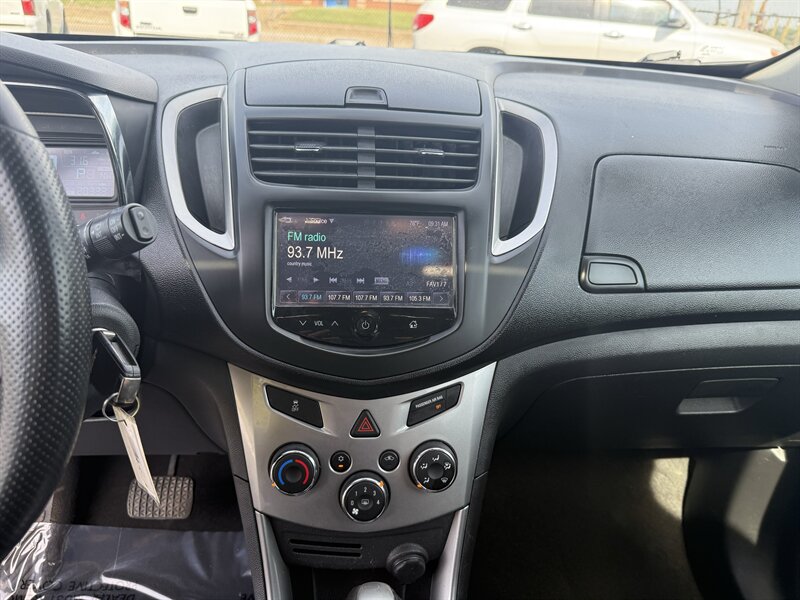 2015 Chevrolet Trax LT - Photo 13 - Cahokia, IL 62206