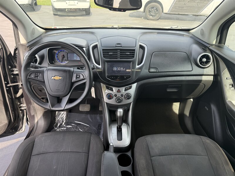 2015 Chevrolet Trax LT - Photo 11 - Cahokia, IL 62206