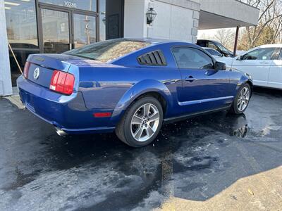 2009 Ford Mustang V6 Deluxe   - Photo 4 - Fairview Heights, IL 62208