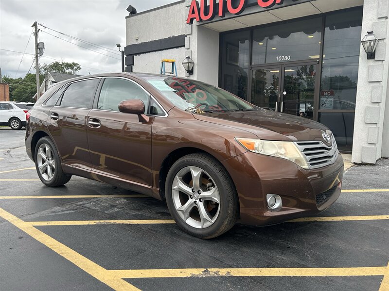 2010 Toyota Venza AWD V6 - Photo 2 - Fairview Heights, IL 62208