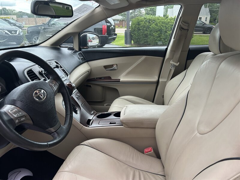 2010 Toyota Venza AWD V6 - Photo 8 - Fairview Heights, IL 62208