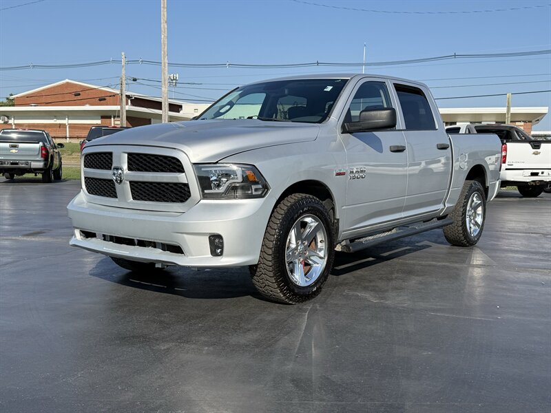 2015 RAM 1500 Express   - Photo 1 - Cahokia, IL 62206
