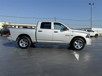 2015 RAM 1500 Express   - Photo 5 - Cahokia, IL 62206