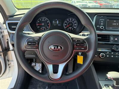 2017 Kia Optima LX   - Photo 14 - Cahokia, IL 62206