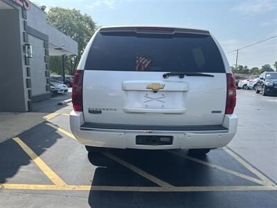 2012 Chevrolet Suburban LTZ - Photo 7 - Fairview Heights, IL 62208