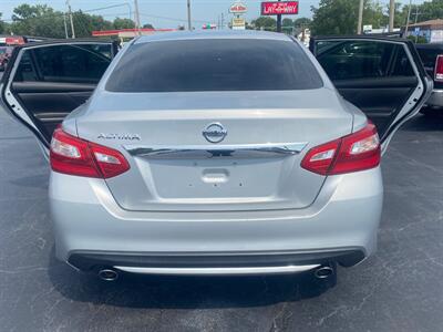 2017 Nissan Altima 2.5   - Photo 6 - Belleville, IL 62226
