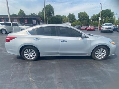 2017 Nissan Altima 2.5   - Photo 5 - Belleville, IL 62226