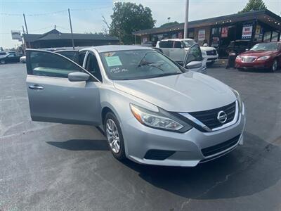 2017 Nissan Altima 2.5   - Photo 4 - Belleville, IL 62226