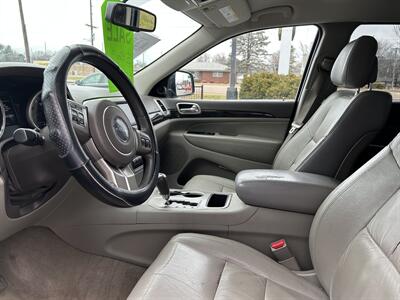 2012 Jeep Grand Cherokee Laredo   - Photo 8 - Fairview Heights, IL 62208