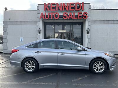 2017 Hyundai SONATA SE   - Photo 1 - Fairview Heights, IL 62208