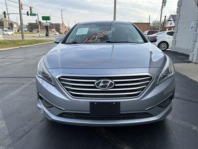 2017 Hyundai SONATA SE   - Photo 6 - Fairview Heights, IL 62208