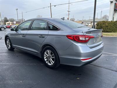 2017 Hyundai SONATA SE   - Photo 5 - Fairview Heights, IL 62208