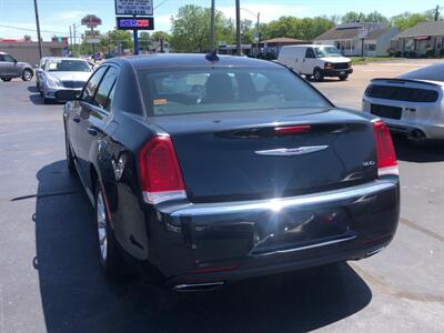 2018 Chrysler 300 Series Touring   - Photo 2 - Belleville, IL 62226