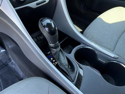2011 Hyundai SONATA Hybrid   - Photo 14 - Cahokia, IL 62206