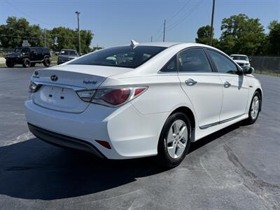 2011 Hyundai SONATA Hybrid   - Photo 7 - Cahokia, IL 62206