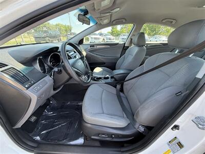 2011 Hyundai SONATA Hybrid   - Photo 9 - Cahokia, IL 62206