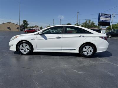 2011 Hyundai SONATA Hybrid   - Photo 2 - Cahokia, IL 62206