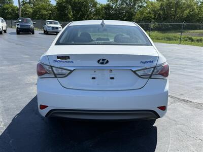 2011 Hyundai SONATA Hybrid   - Photo 8 - Cahokia, IL 62206