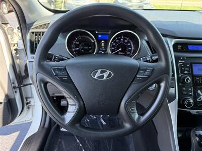 2011 Hyundai SONATA Hybrid   - Photo 12 - Cahokia, IL 62206