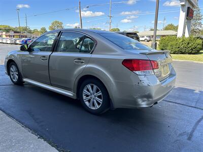 2010 Subaru Legacy 2.5i Premium   - Photo 5 - Fairview Heights, IL 62208