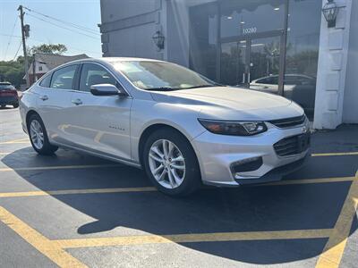 2017 Chevrolet Malibu LT   - Photo 2 - Fairview Heights, IL 62208