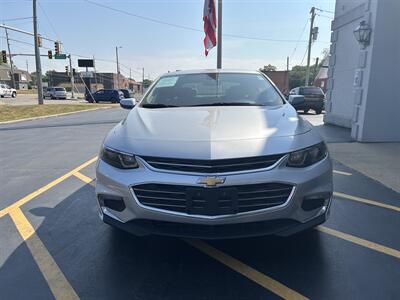 2017 Chevrolet Malibu LT   - Photo 6 - Fairview Heights, IL 62208