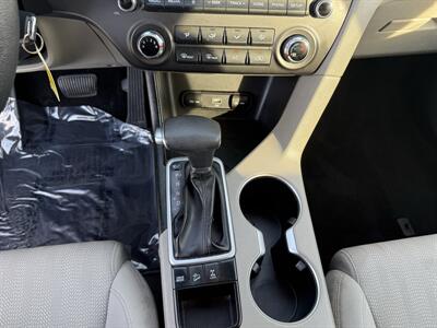 2020 Kia Sportage LX - Photo 15 - Cahokia, IL 62206