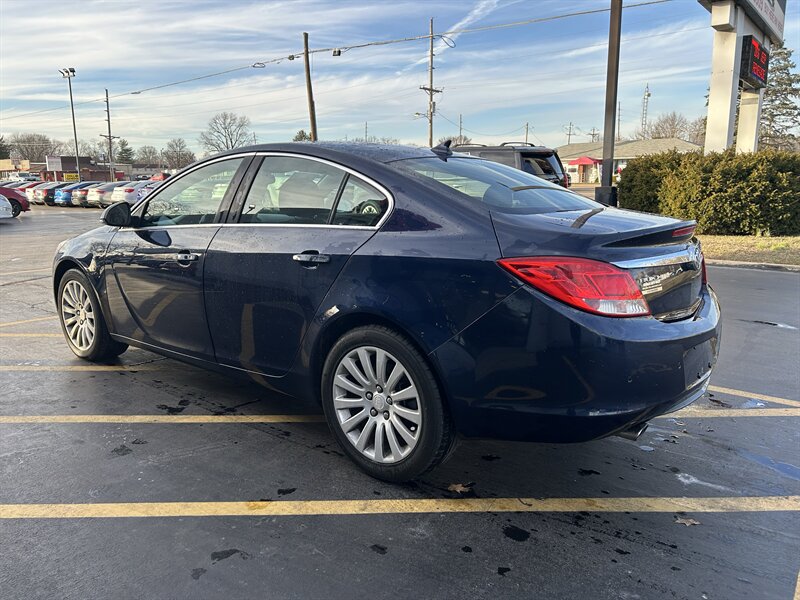 2012 Buick Regal Premium 1 - Photo 4 - Fairview Heights, IL 62208