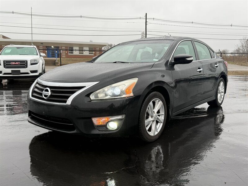 2013 Nissan Altima 2.5   - Photo 1 - Cahokia, IL 62206