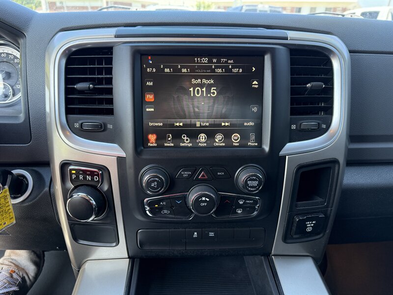 2015 RAM 1500 Big Horn - Photo 10 - Cahokia, IL 62206