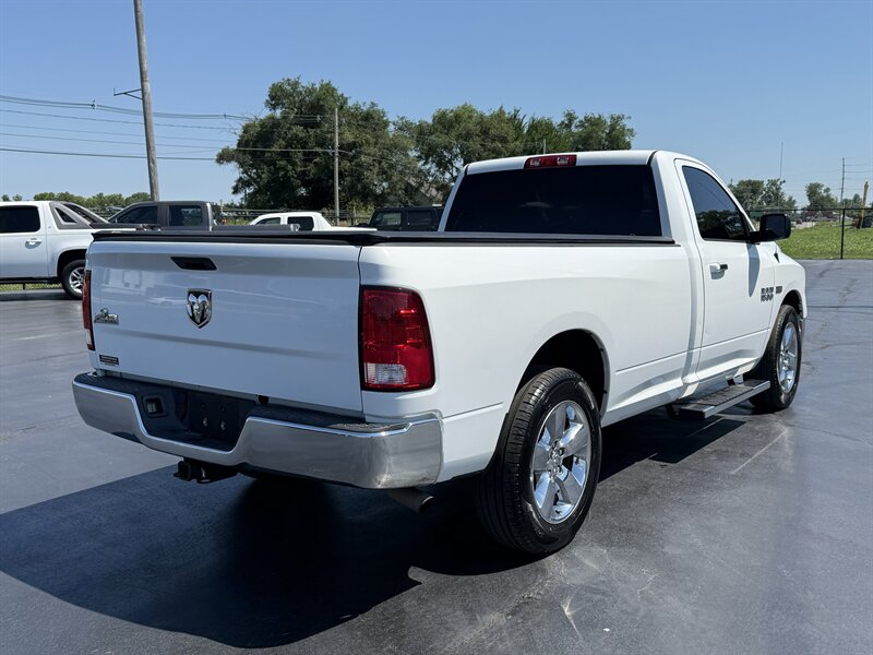 2015 RAM 1500 Big Horn - Photo 7 - Cahokia, IL 62206