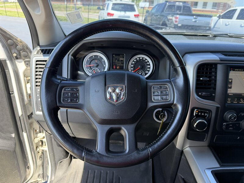 2015 RAM 1500 Big Horn - Photo 12 - Cahokia, IL 62206