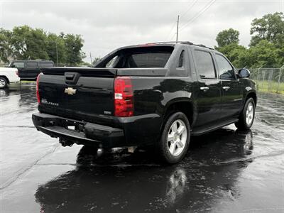 2008 Chevrolet Avalanche LTZ   - Photo 5 - Cahokia, IL 62206