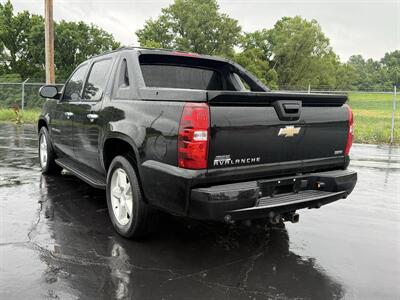 2008 Chevrolet Avalanche LTZ   - Photo 3 - Cahokia, IL 62206