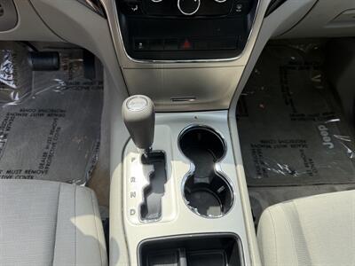 2012 Jeep Grand Cherokee Laredo   - Photo 14 - Cahokia, IL 62206