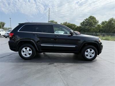 2012 Jeep Grand Cherokee Laredo   - Photo 5 - Cahokia, IL 62206