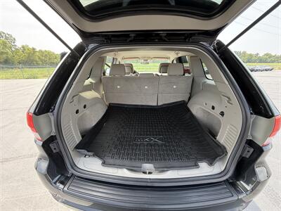 2012 Jeep Grand Cherokee Laredo   - Photo 15 - Cahokia, IL 62206