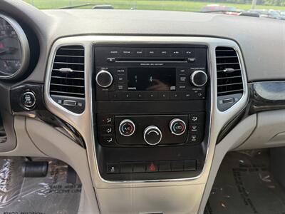2012 Jeep Grand Cherokee Laredo   - Photo 13 - Cahokia, IL 62206