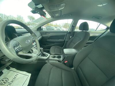 2020 Hyundai ELANTRA SEL   - Photo 6 - Belleville, IL 62226