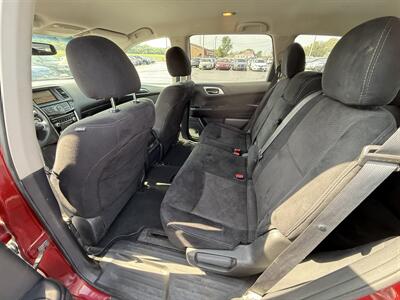 2016 Nissan Pathfinder S   - Photo 10 - Cahokia, IL 62206