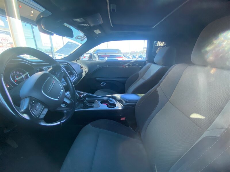 2016 Dodge Challenger SXT - Photo 3 - Belleville, IL 62226