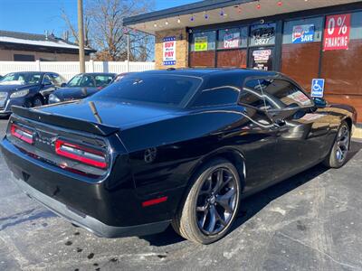 2016 Dodge Challenger SXT - Photo 6 - Belleville, IL 62226