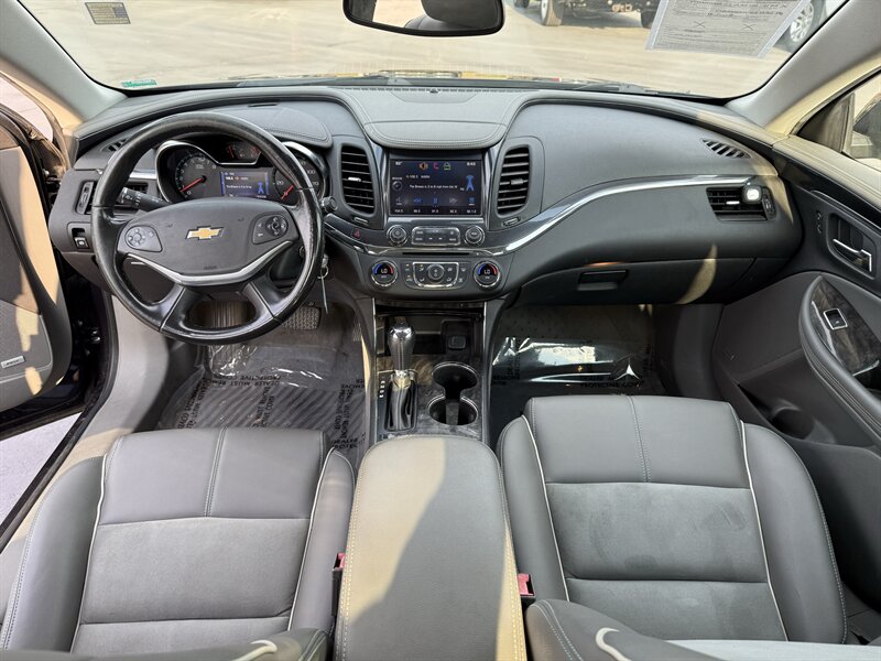 2014 Chevrolet Impala LT - Photo 11 - Cahokia, IL 62206