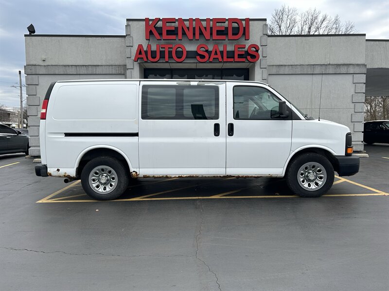 2012 Chevrolet Express 1500   - Photo 1 - Fairview Heights, IL 62208