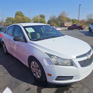 2012 Chevrolet Cruze LS   - Photo 3 - Belleville, IL 62223