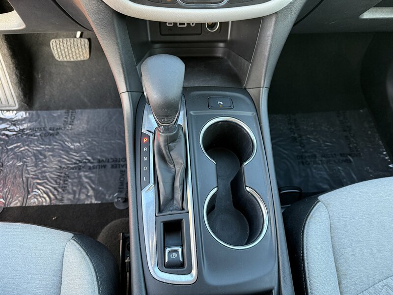 2022 Chevrolet Equinox LT - Photo 15 - Cahokia, IL 62206