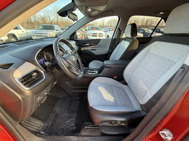 2022 Chevrolet Equinox LT - Photo 10 - Cahokia, IL 62206